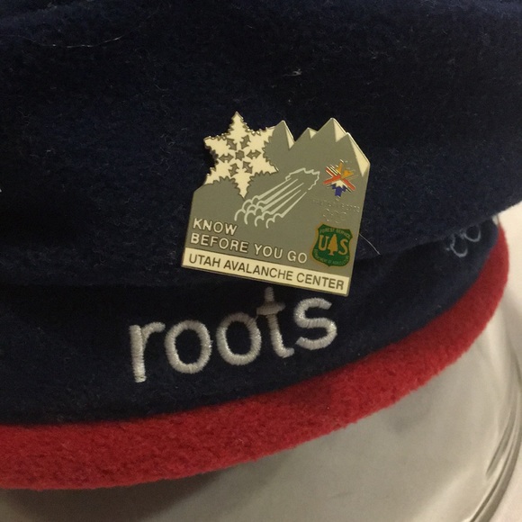 Olympic Hat 2002 Salt Lake City & 8 Olympic Pins Awesome Treasure from that era - Picture 6 of 8